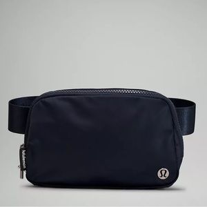 Lululemon everywhere belt bag 1L NWT